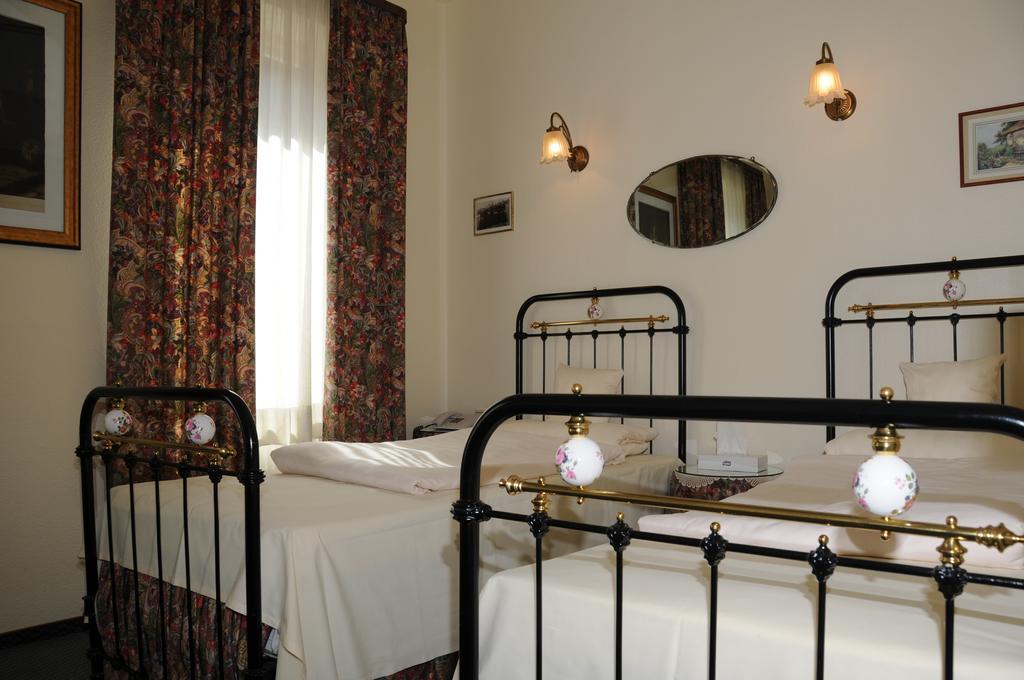 Hotel Admiral Wiesbaden Rom bilde