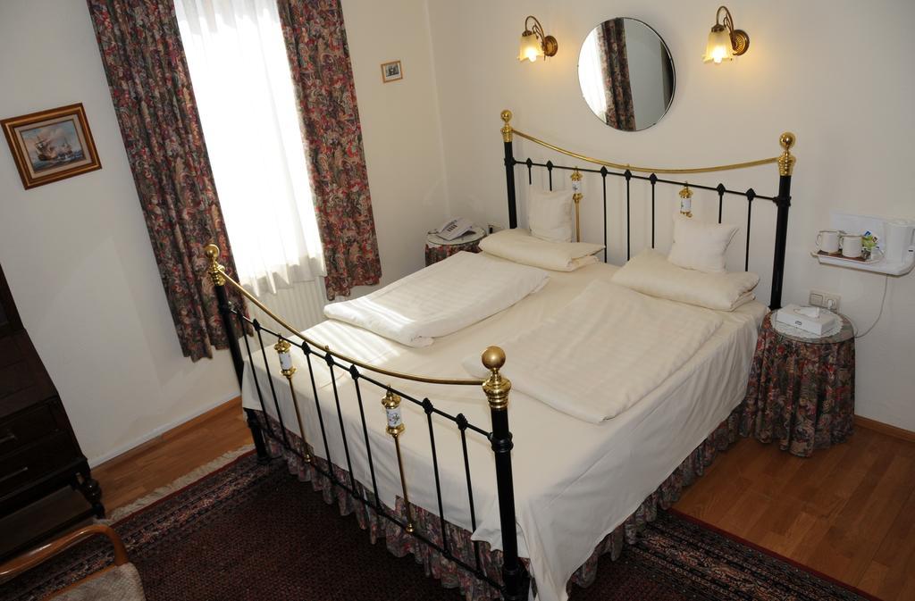 Hotel Admiral Wiesbaden Rom bilde