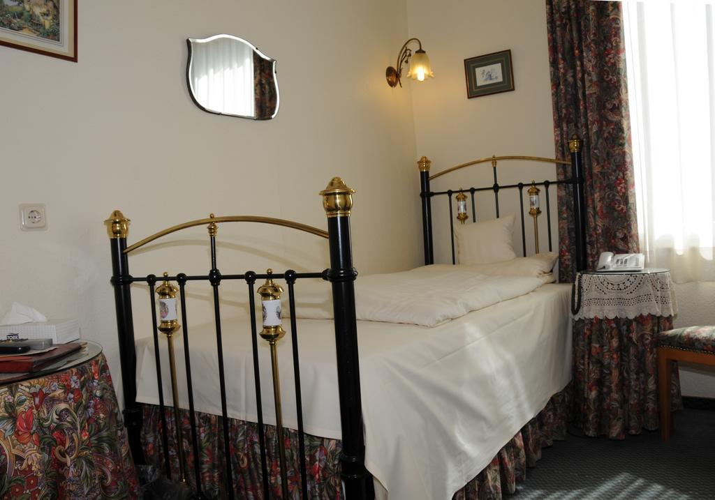 Hotel Admiral Wiesbaden Rom bilde